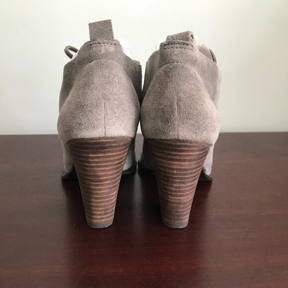 Hive & Honey | Gray Suede Lace-Up Ankle Booties - Picture 4 of 12